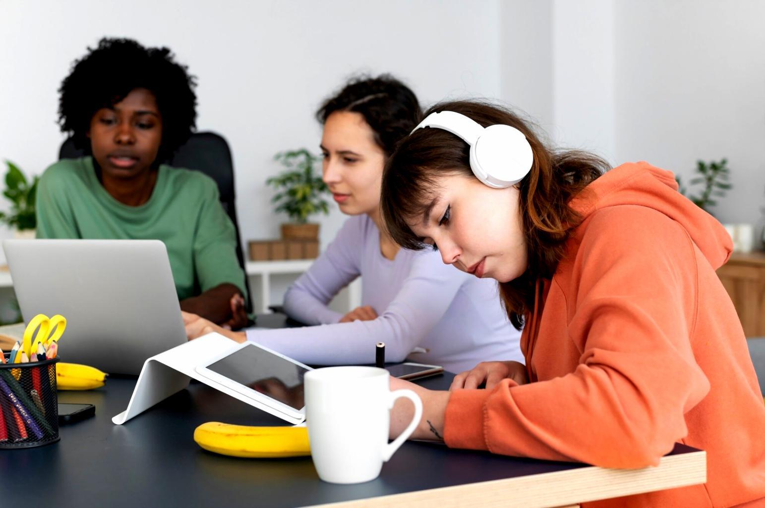 Individuelle Beratungssituation mit Fokus auf persönliche Ziele